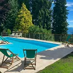 度假居 With Pool Overlooking Maggiore