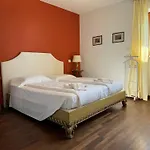 度假居 With Pool Overlooking Maggiore Gignese