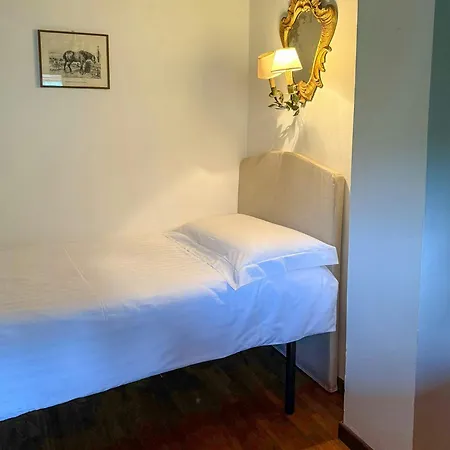 With Pool Overlooking Maggiore Ferienhaus Gignese