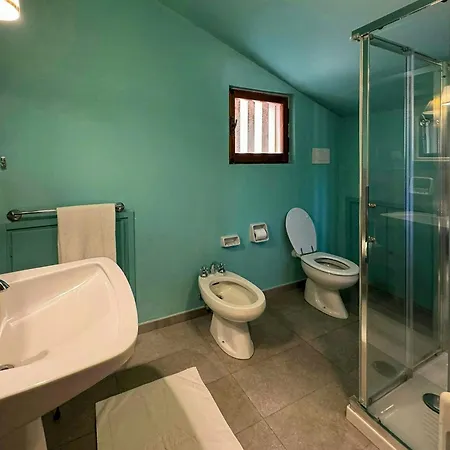 With Pool Overlooking Maggiore Ferienhaus *