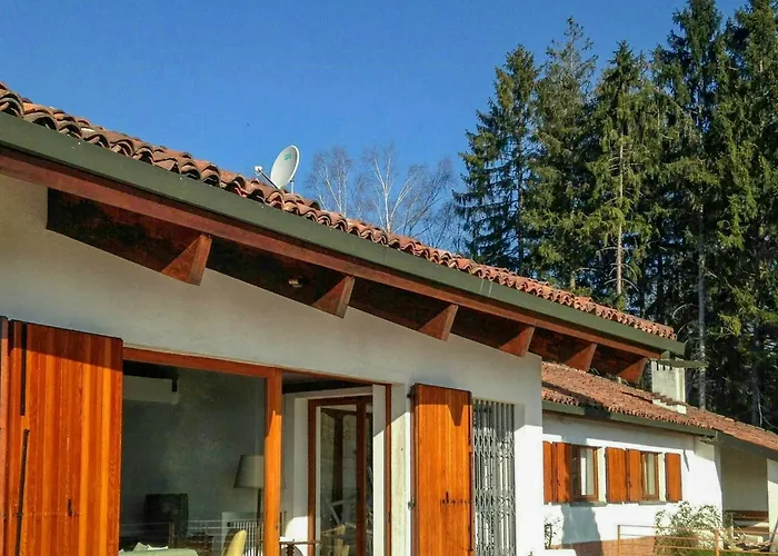 Dom wakacyjny With Pool Overlooking Maggiore *