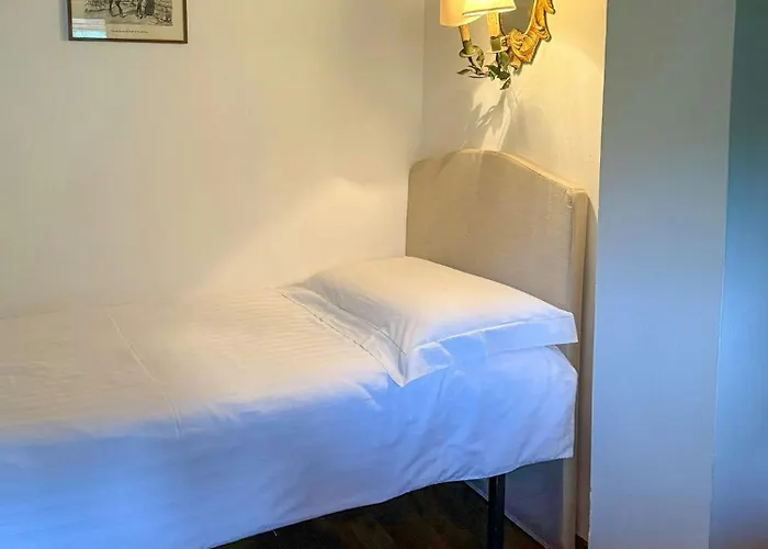 With Pool Overlooking Maggiore Dom wakacyjny Gignese