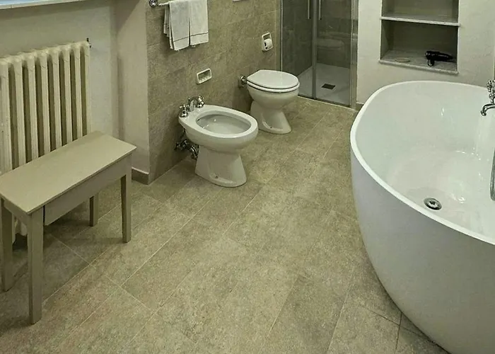 With Pool Overlooking Maggiore Dom wakacyjny *